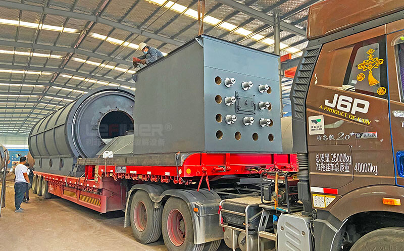 LES-2880型油泥炭化設(shè)備正在裝車01